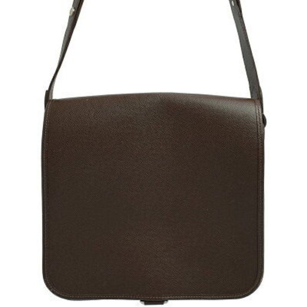 Louis Vuitton Taiga rei Shoulder Bag
